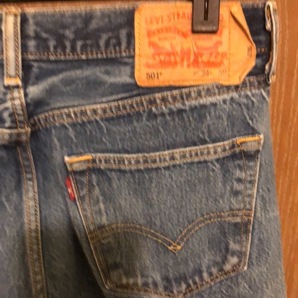 Levi's 501 Jeans Original Button Fly Medium Wash Cotton Straight Leg 34x38 - Picture 8 of 9
